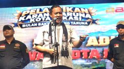 Lantik Pengurus Karang Taruna Periode 2026–2031, Wali Kota Bekasi Minta Sinergi dan Pemberdayaan Pemuda