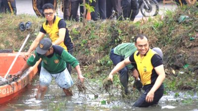 Polres Metro Bekasi Kota Terapkan Green Policing, Ajak Warga Jaga Kelestarian Sungai dan Lingkungan